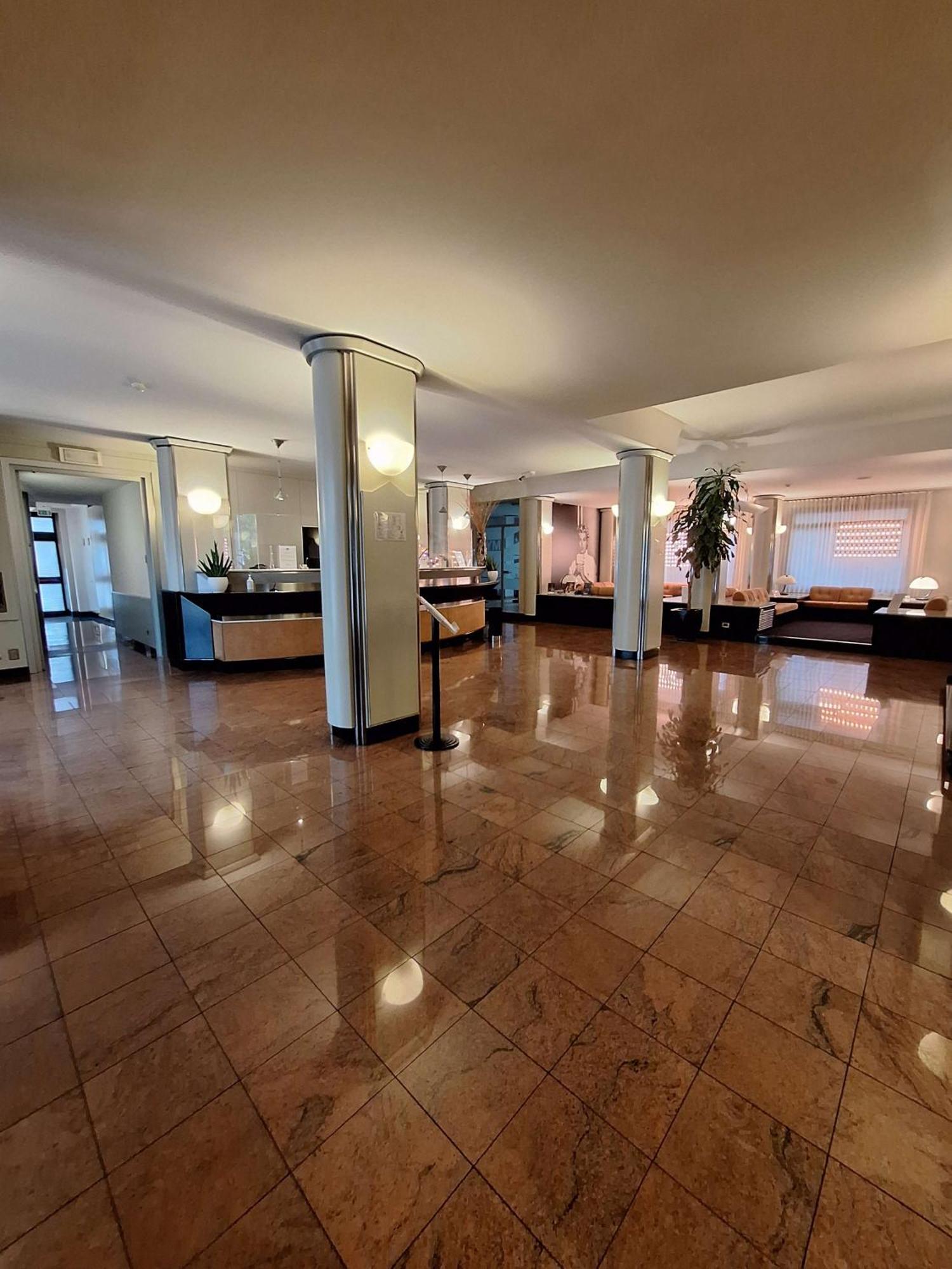 Sure Hotel By Best Western Milano Padua Exterior foto